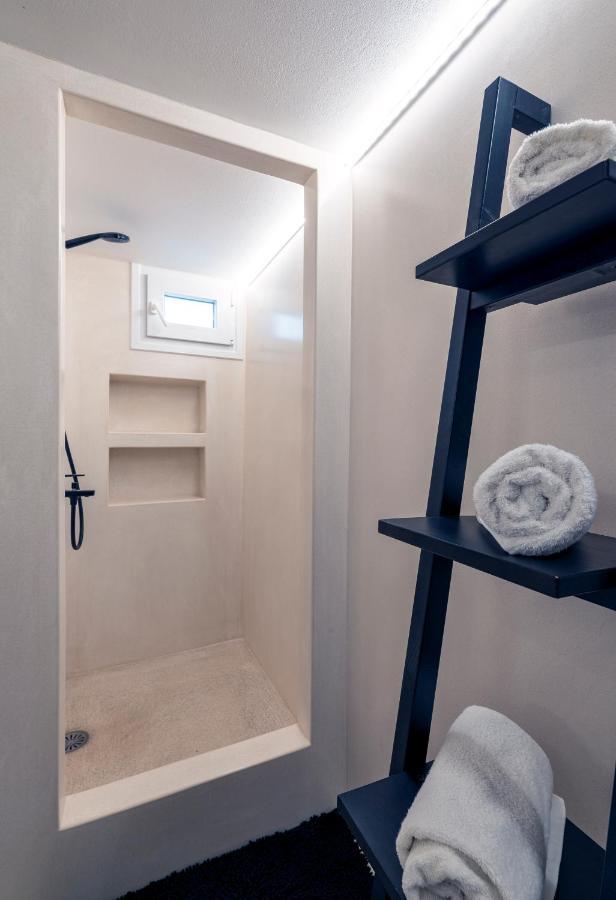 Black And White Apartment Pollonia Ngoại thất bức ảnh