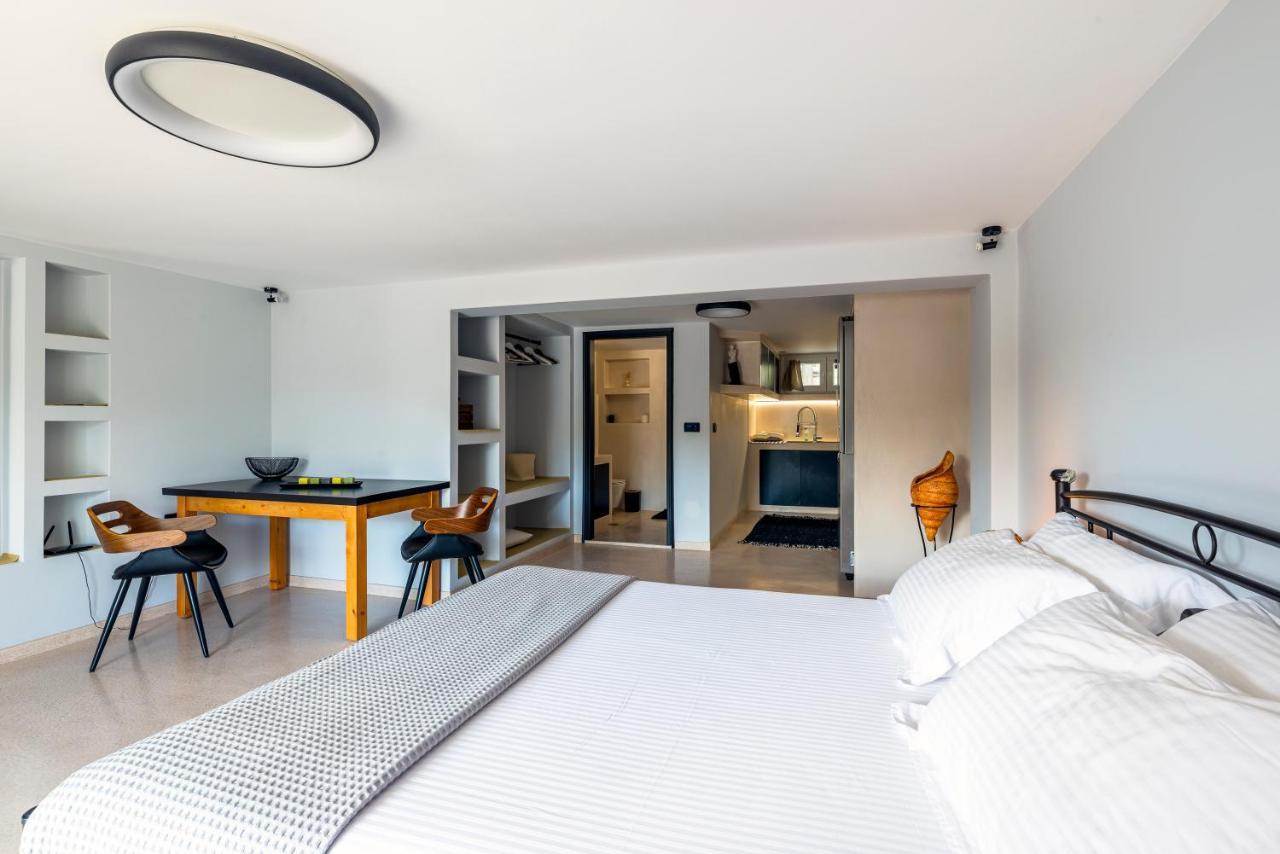 Black And White Apartment Pollonia Ngoại thất bức ảnh