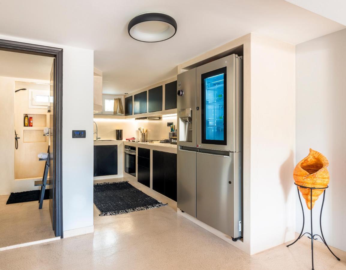 Black And White Apartment Pollonia Ngoại thất bức ảnh